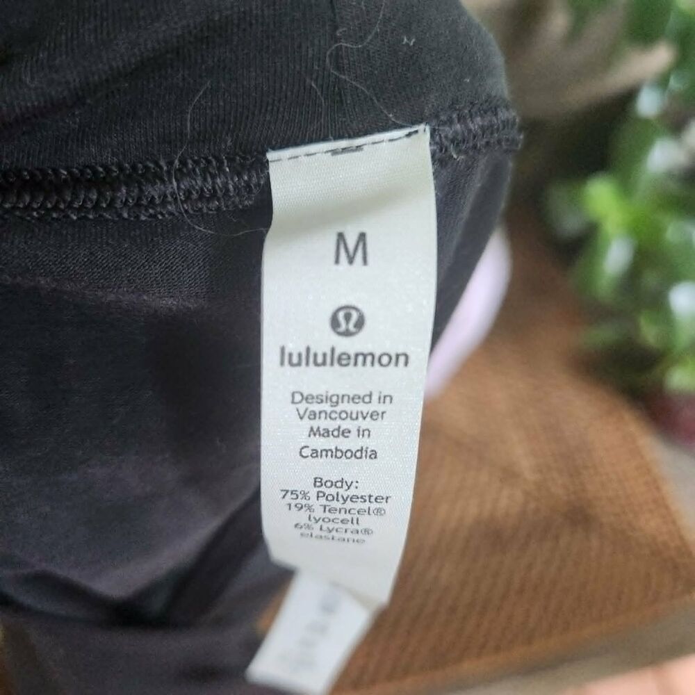 Lululemon Black Top, Medium, High Neck, Sleeveless, Ruched sides, can be crop - Picture 5 of 5